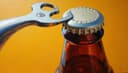 le décapsuleur — bottle opener
