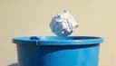 bin - trash can — Mülleimer [UK - US]