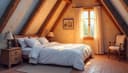 attic — Dachgeschoss; Dachboden