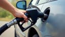 petrol [UK] — бензин [брит.]