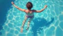 piscina — swimming pool