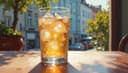 l'eau gazeuse — sparkling water
