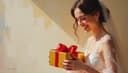 gift — подарок