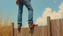 sit on the fence — занимать нейтральную позицию