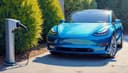 el coche eléctrico — electric car