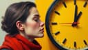 estar hasta las narices — to be fed up