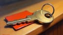 la llave de la habitación — the room key