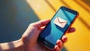 Pouvez-vous m'envoyer une confirmation? — Can you send me a confirmation?