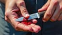 I cut my finger — Я порезал палец