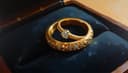 la bague — ring [not bag]
