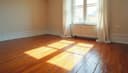 hardwood floor — деревянный пол