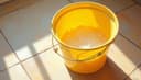 balde — bucket [NOT bald]