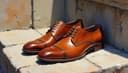 les chaussures / les godasses / les pompes — shoes [standard / slang / slang]