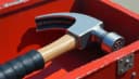 el martillo — hammer