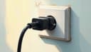 el adaptador — adapter